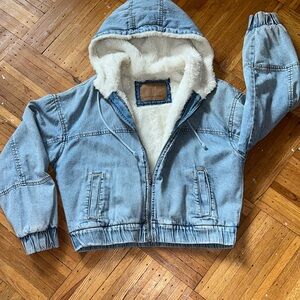 American Eagle Outfitters Blue Short Denim Jacket with Cream Faux Fur